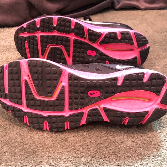 Nike - Picture 5 of 6